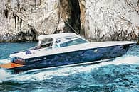 Transfer privato da e per Capri in barca di lusso