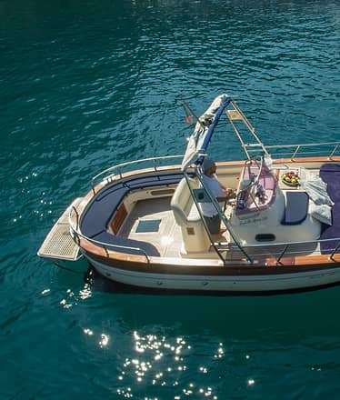 Boat Tour of Capri by Luxury Gozzo from Positano/Amalfi