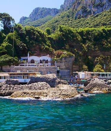 Giro dell'isola e servizio spiaggia a Capri