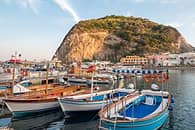 Escursione a Capri e Ischia o Procida in motoscafo 