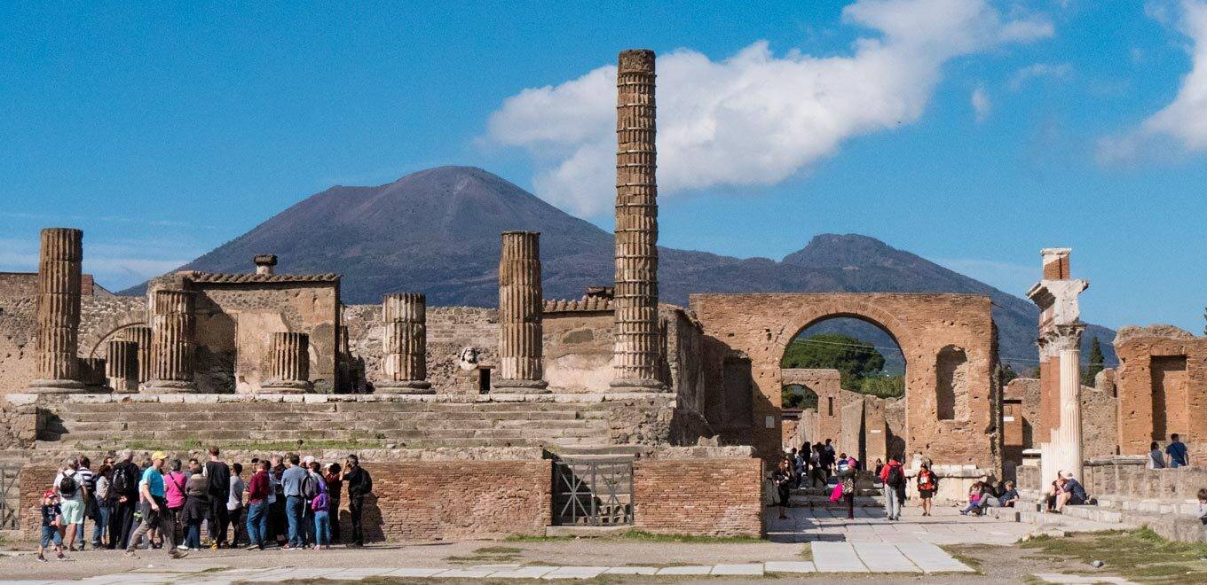 How to get to Pompeii ruins Herculaneum and Vesuvius