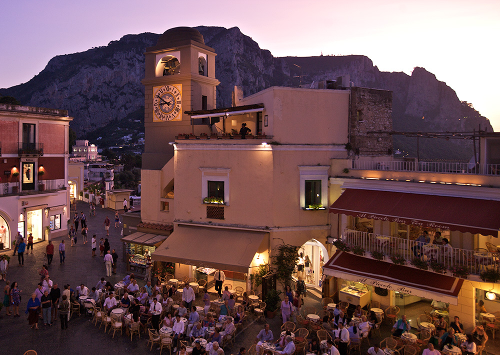 Capri, la maestosità dei faraglioni