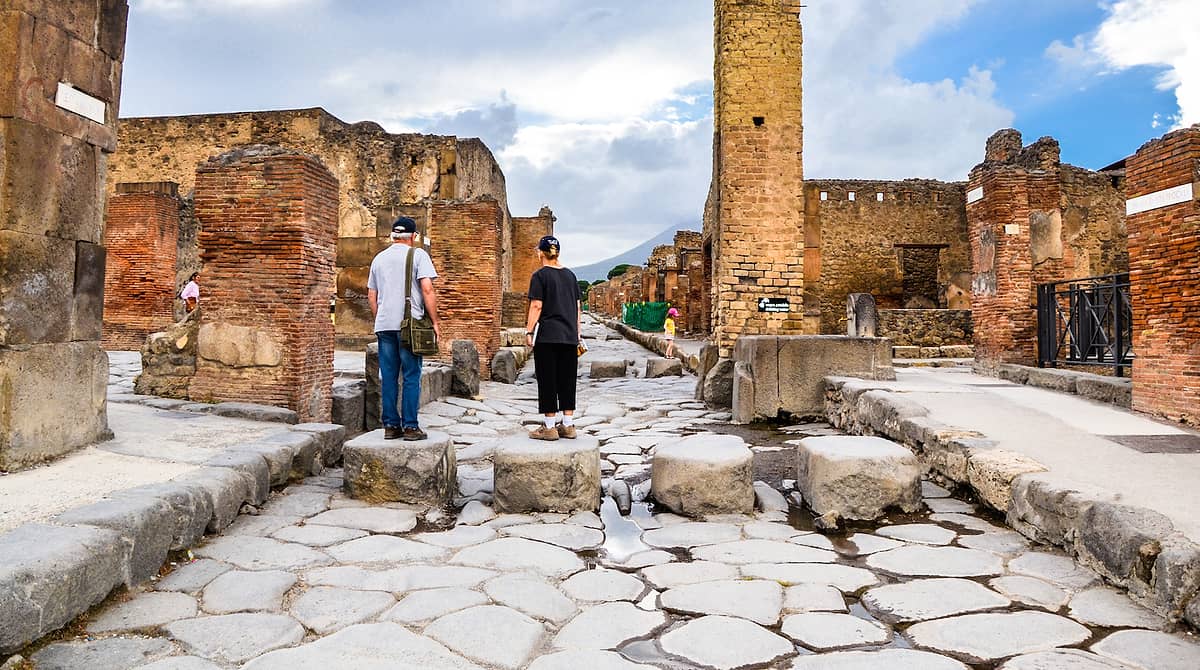 excursions to pompeii from naples