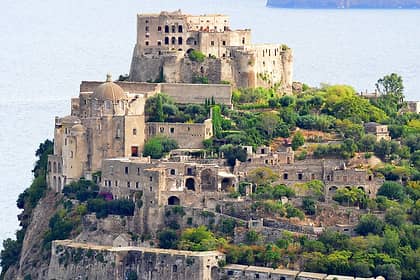 Il Castello Aragonese, uno dei simboli di Ischia