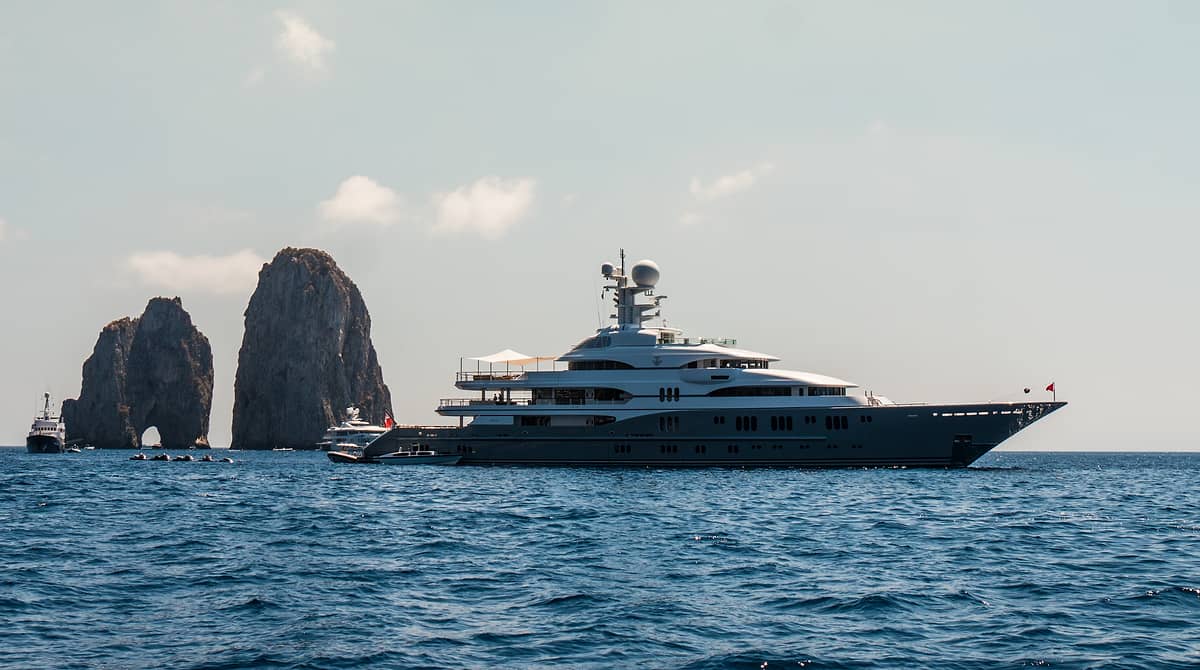 Luxury Yachts, New & Used Boat Dealer - Gulf Coast - Legendary Marine