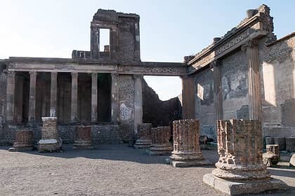 pompeii visit